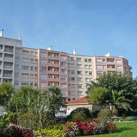 Oceanic-3 Apartment *